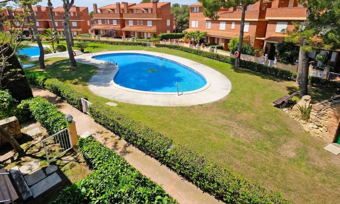 Tamarit Casa | Beautiful villa for 8 guests with A/C, pool, WIFI, TV and patio