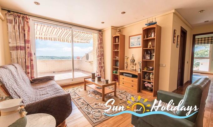Tamarit Villa | Bonita villa en la Mora con piscina privada para 8 personas