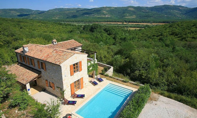 Brkac Villa | Hermosa villa en excelente ubicación, piscina de 10X5m, Wifi, impresionantes vistas