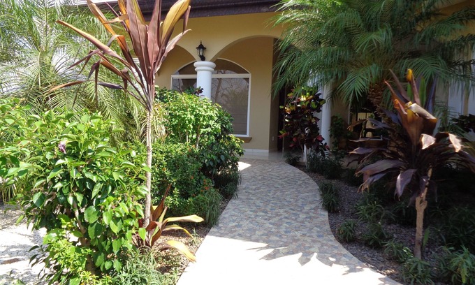 Coco Villa | Hermosa Villa en Playa del Coco Guanacaste - Capacidad 4