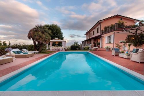 Capannori Villa | Beautiful Villa Lory on the hills of Lucca