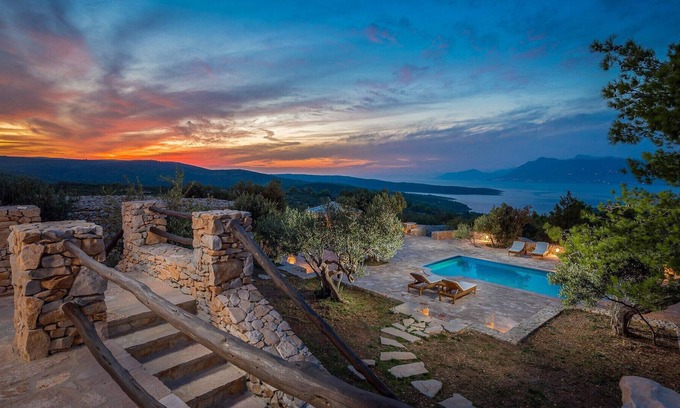 Povlja Villa | Beautiful Villa Mario, on the Island of Brac