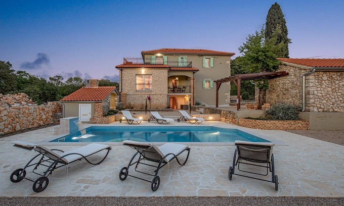 Sveti Ivan Dobrinjski Villa | Beautiful Villa Miry's Hideaway