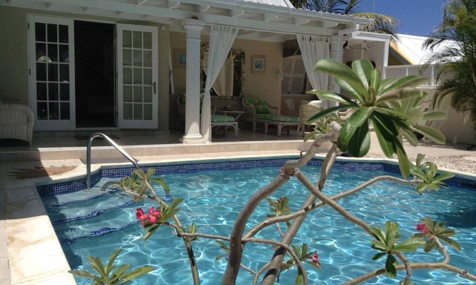 Apple Hall Casa | Hermosa villa, piscina privada, terrazas, jardín, conexión inalámbrica a internet de alta velocidad, a pasos de la playa