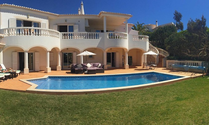 Budens Villa | Hermosa villa con piscina privada climatizada en cinco estrellas de golf y complejo de ocio.