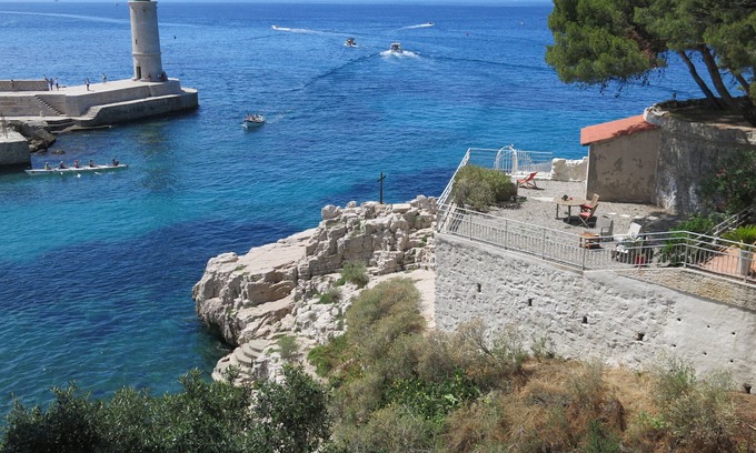 Cassis Villa | Pies villas hermosas en el agua en el corazón de la ciudad de Cassis