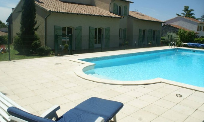 Balma Villa | Beautiful villa with secure swimming pool 12 x 6 m near Toulouse, ideal for families!
