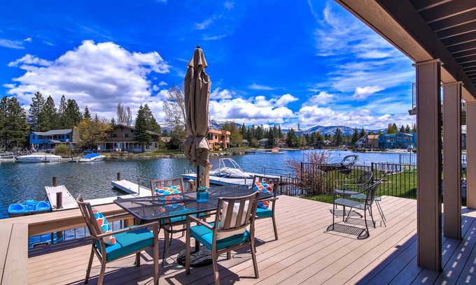 Tahoe Keys Casa | Hermosa casa frente al mar