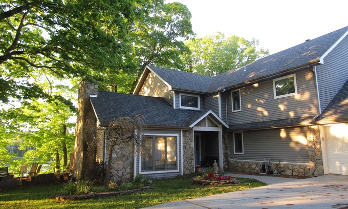 Camdenton Casa | Beautiful waterfront house with dock for family fun near Ha Ha Tonka State park