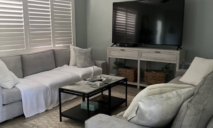 Homosassa Casa | Beautiful waterfront home with huge yard