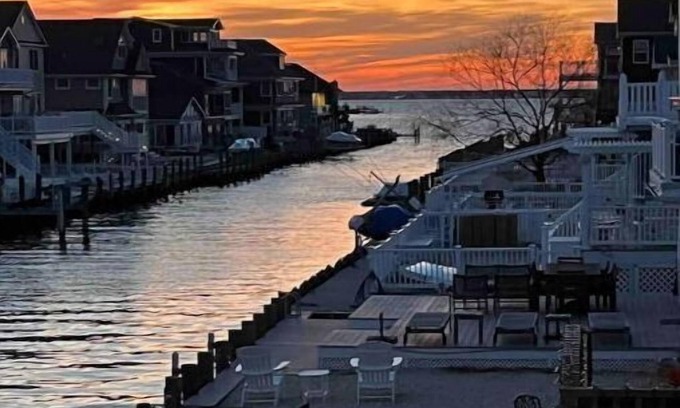Normandy Beach Casa | Beautiful Waterfront Lavallette Getaway