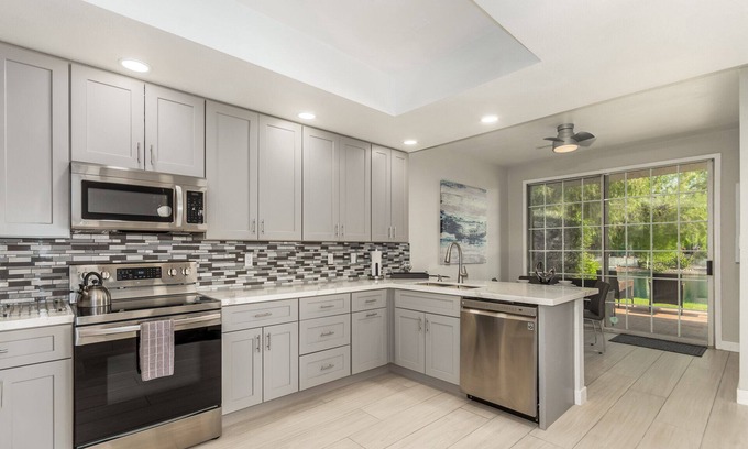 Harbor Point Villa | Beautiful Waterfront Villa in Gilbert