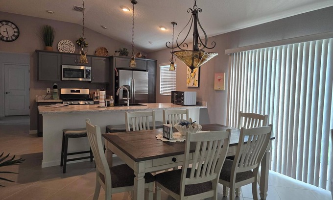 Wildwood Casa | Beautiful, well appointed, 3-bed house in DeLuna - 2 Kings!