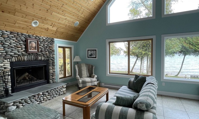 Beaver Island Cabaña | Beautiful, well maintained home on Lake Michigan at Indian Point!
