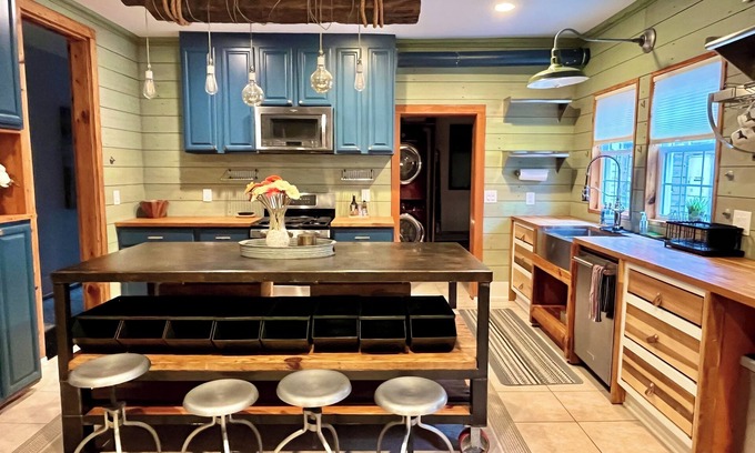 West End Casa | Beautiful West End Bungalow/Gated Yard by Beltline