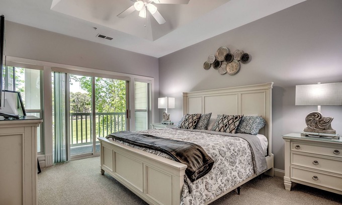 Carolina Forest Condominio | Beautiful World Tour 3B3Ba Condo on 12th Hole. Pool Access. Close to Everything!