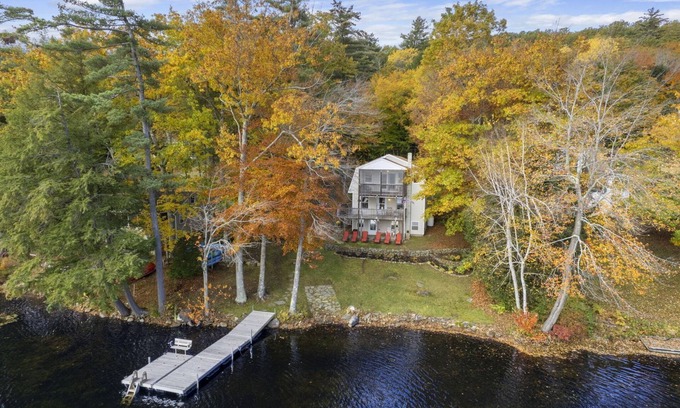 Litchfield Casa | Beautiful Year-Round Lakefront Home
