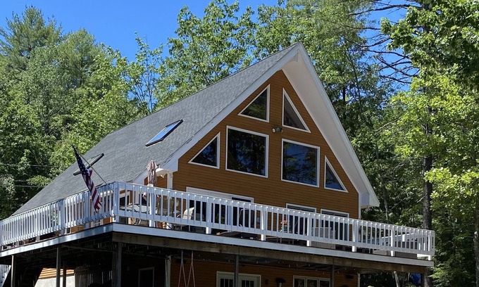 East Wakefield Casa | Beautiful year round waterfront lake house Belleau Lake East Wakefield NH