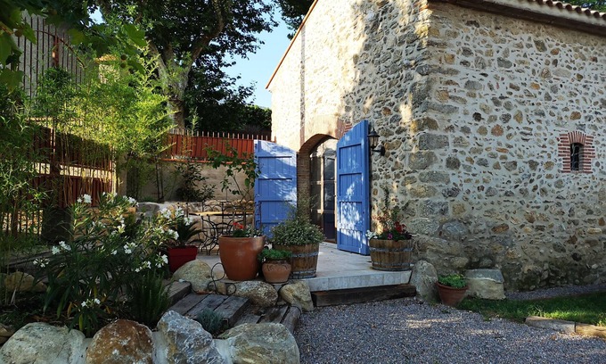 Laroque-des-Alberes Casa | Granero bellamente renovado (con piscina) en el centro de Laroque des Alberes