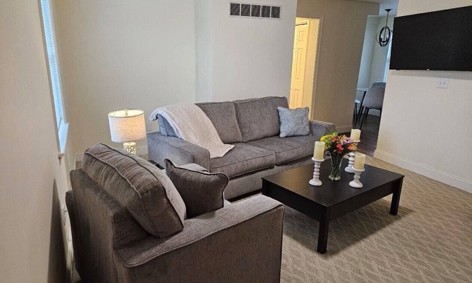 Brownstown Apartamento | Beautifully-Appointed New Apartment with Homey Feel in Brownstown PA!