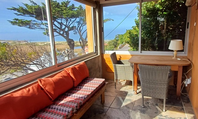 Glencairn Condominio | Beautifully appointed apartment with sea views south of Cape Town in Glencairn