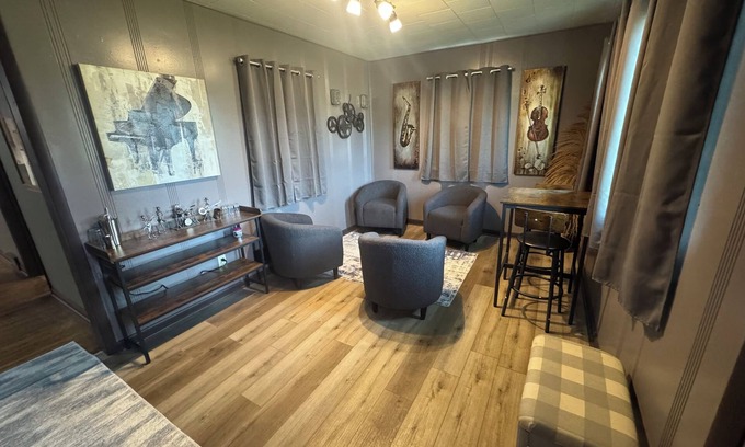Spencer Casa | Beautifully decorated 3 bedroom house with all amenities in Spencer, NE