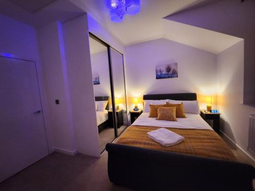 Trafford Casa | Beautifully Fab 3 bedroom 4 beds New home 8 guests Stretford Trafford