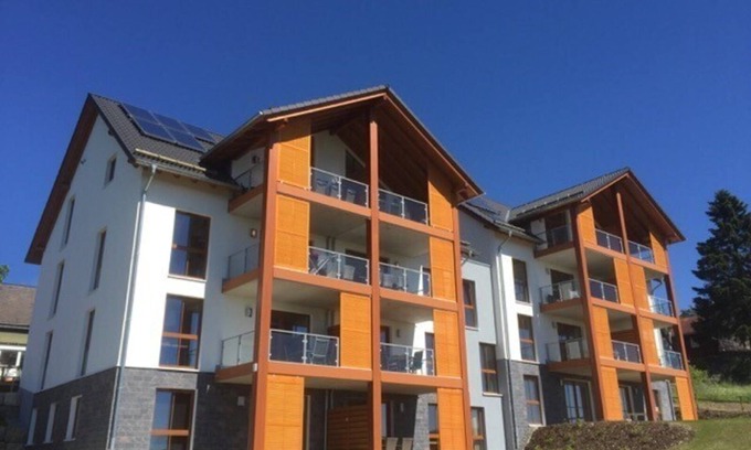 Neuastenberg Apartamento | Beautifully furnished apartment with rustic details right on the ski slope