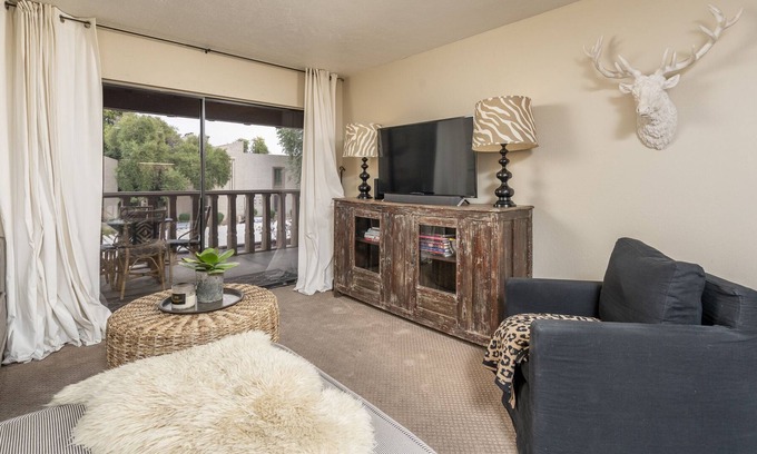 McCormick Ranch Condominio | Beautifully furnished condo in the heart of Scottsdale