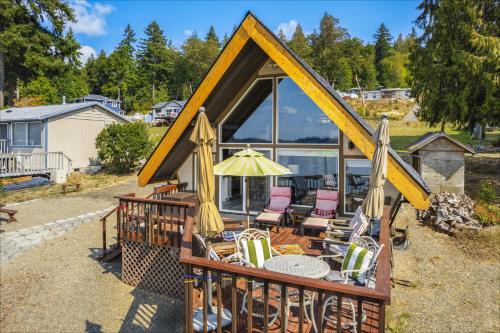 Agate Chalet De Esquí | Beautifully Remodeled Beach Front A-Frame