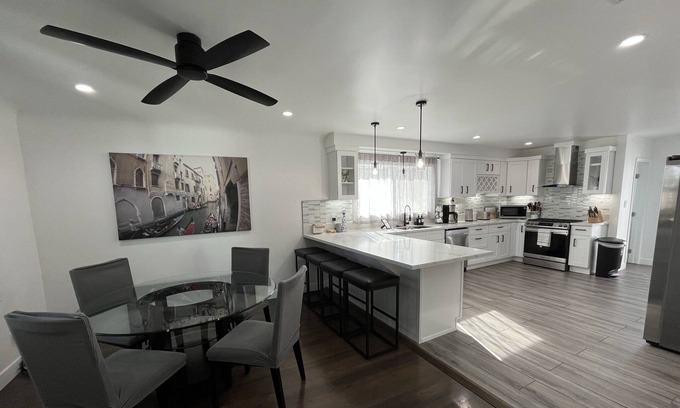 Montebello Casa | Beautifully Renovated Modern/Chic Home in Montebello