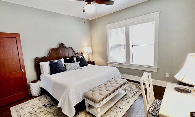 Murfreesboro Casa | Beautifully restored 4 bedroom 1924 Craftsman Style Southern home w/ Gas Range