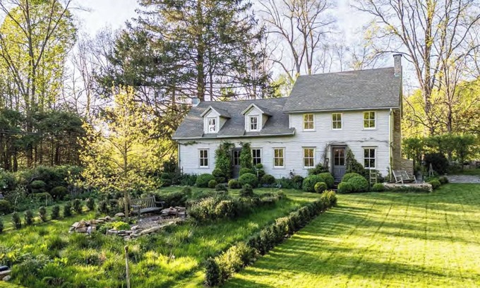 Wingdale Casa | Beautifully restored 1822 Farmhouse, as seen in Better Homes & Gardens Magazine