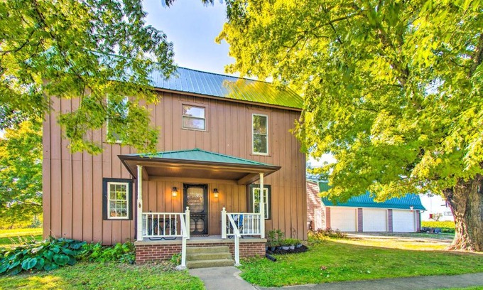 Annapolis Casa | Beautifully Restored Farmhouse in Marshall!