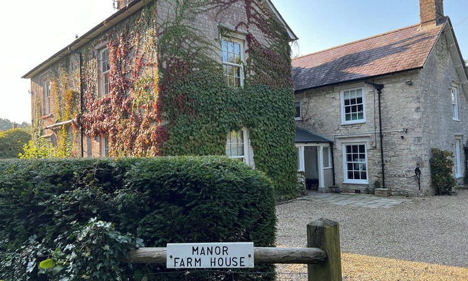 Holworth Otro | Beautifully restored Grade II listed house, nestled in a picturesque village!
