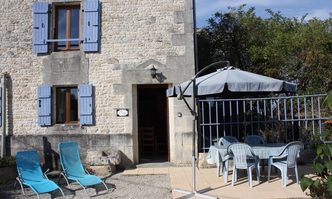 Antezant-la-Chapelle Otro | Casa rural bellamente restaurada con piscina, en una ubicación conveniente