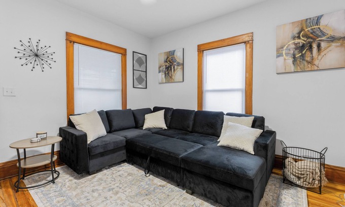 Creston Heights Casa | Beautifully Updated Gem on Carrier St – Walkable, Welcoming, and Well-Located!