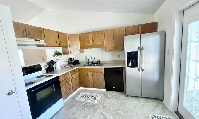 Acton Casa | Beautifully Updated 3bd/2ba, 2 Car Garage!