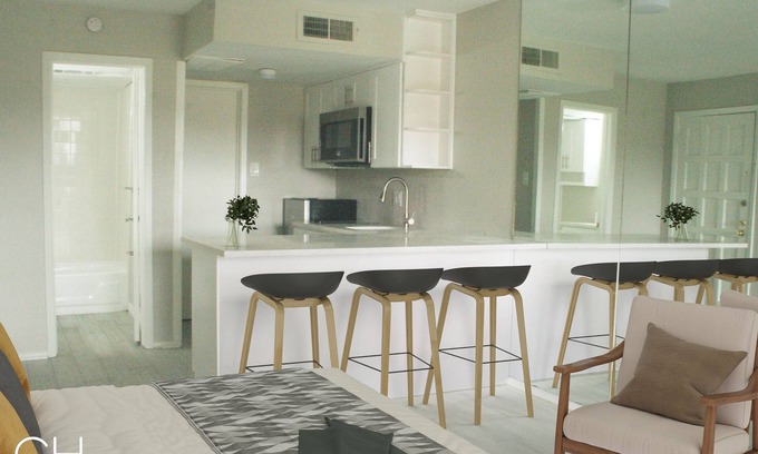 Northeast Dallas Condominio | Beautifully Updated, Fully Furnished Studio Condo In the heart of Dallas