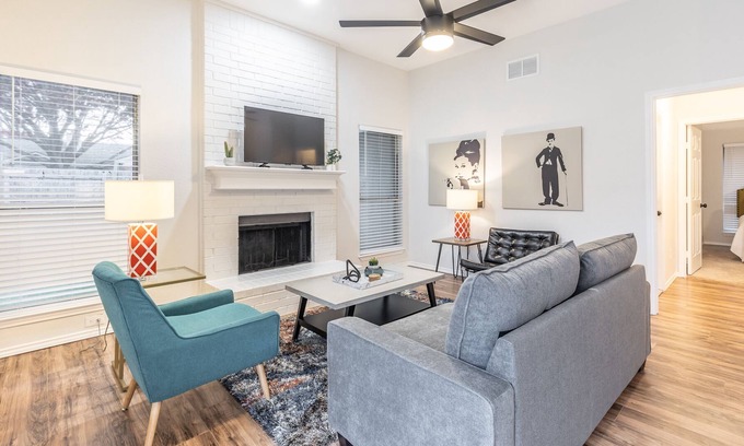Oak Cliff Casa | Beautifully Updated Spacious Home/Foosball Table