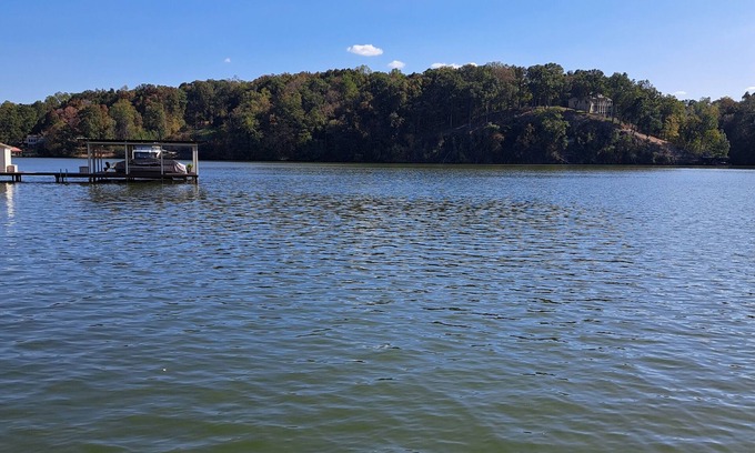 Florence Casa | Beaver Den Rustic lake house right on shoals Creek and Wilson lake