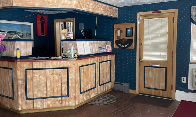 Racine Hotel | Beaver Falls Motel