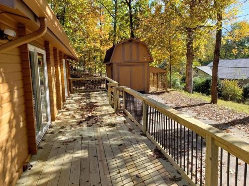 Rogers Casa | Beaver Lake Arkansas Luxury Cabin
