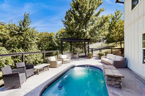 Rogers Casa | Beaver Lake Pool House