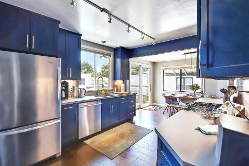 Guerneville Casa | Bed and Biscuit