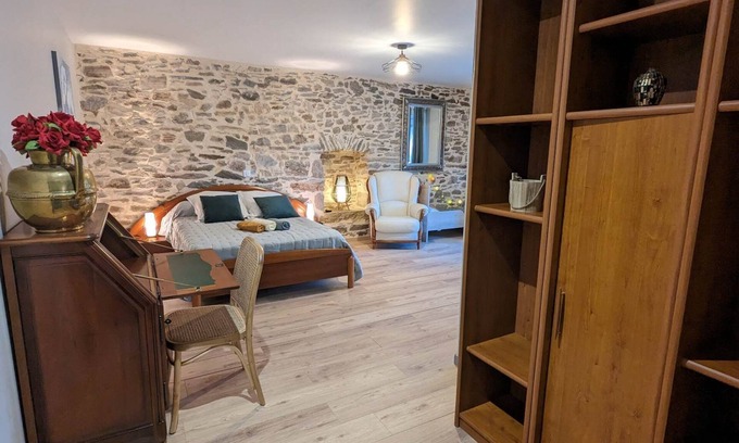 Bagnac-sur-Cele Cama Y Desayuno | A charming, comfortable residence full of character!