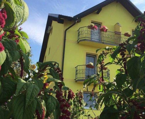 Perusic Cama Y Desayuno | Bed and Breakfast Albatros