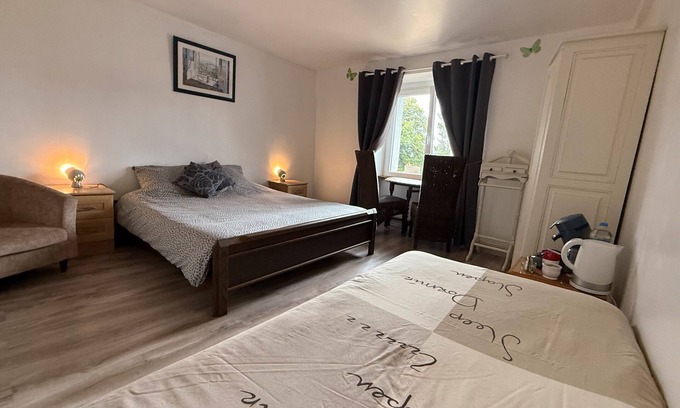 Champsac Casa | Alojamiento y desayuno 'Chambre 3 Et 4' con vistas al lago, piscina compartida y jardín compartido