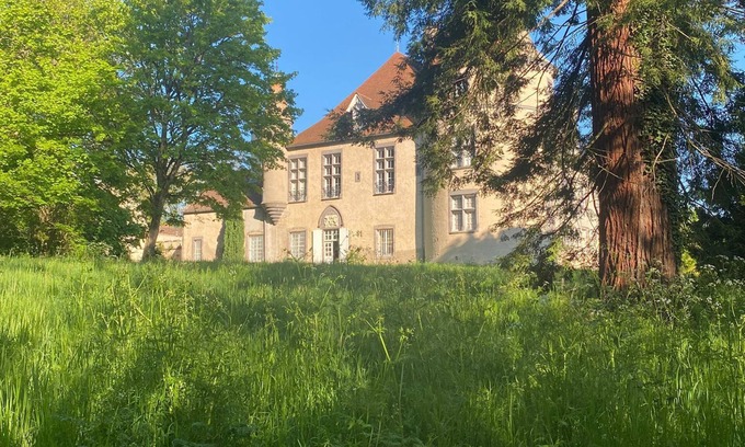 Blot-lʼEglise Otro | Bed and breakfast in the heart of nature at Château de Blot