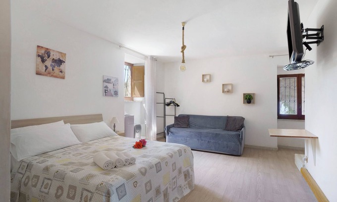 Seiano Cama Y Desayuno | Alojamiento y desayuno 'Camera Aaron In Villa Vista Mare' con terraza compartida y Wi-Fi